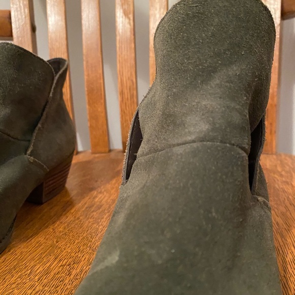 Heeled ankle boots - Picture 5 of 9
